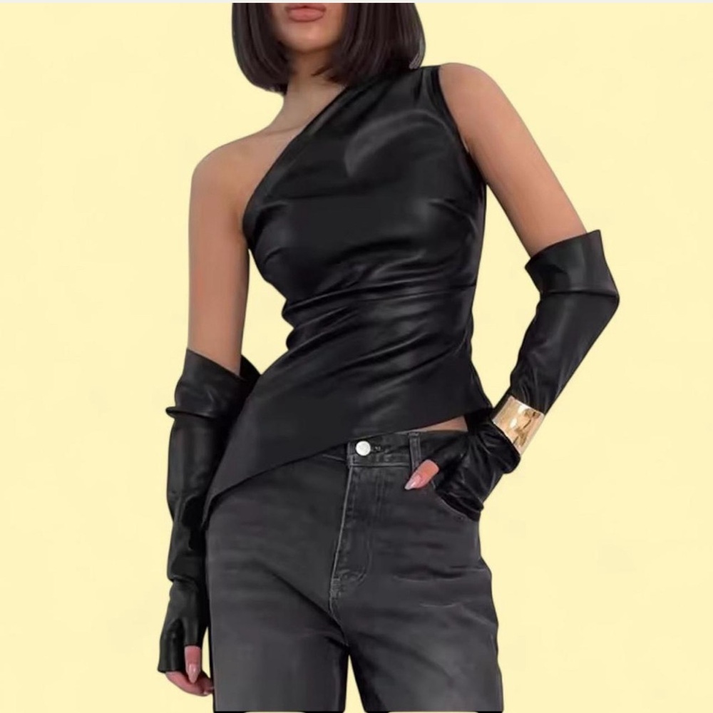 Elegant Black One-Shoulder Tank Top